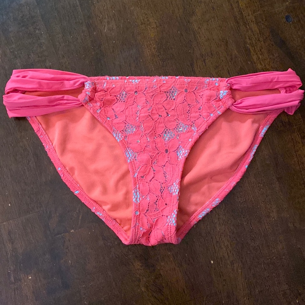 99 Bikini Bottoms w Floral Crochet Top Layer